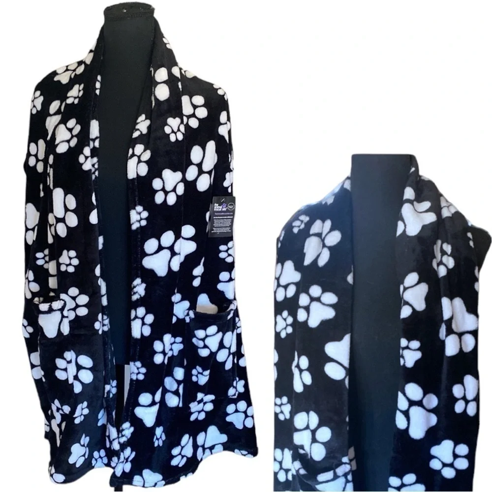 Animal Rescue Site Pocket Shawl Super Cozy Fleece Black & White OS 74” N…